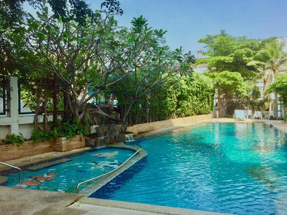 Baan Klang Condo Hotel HHQ Exterior photo