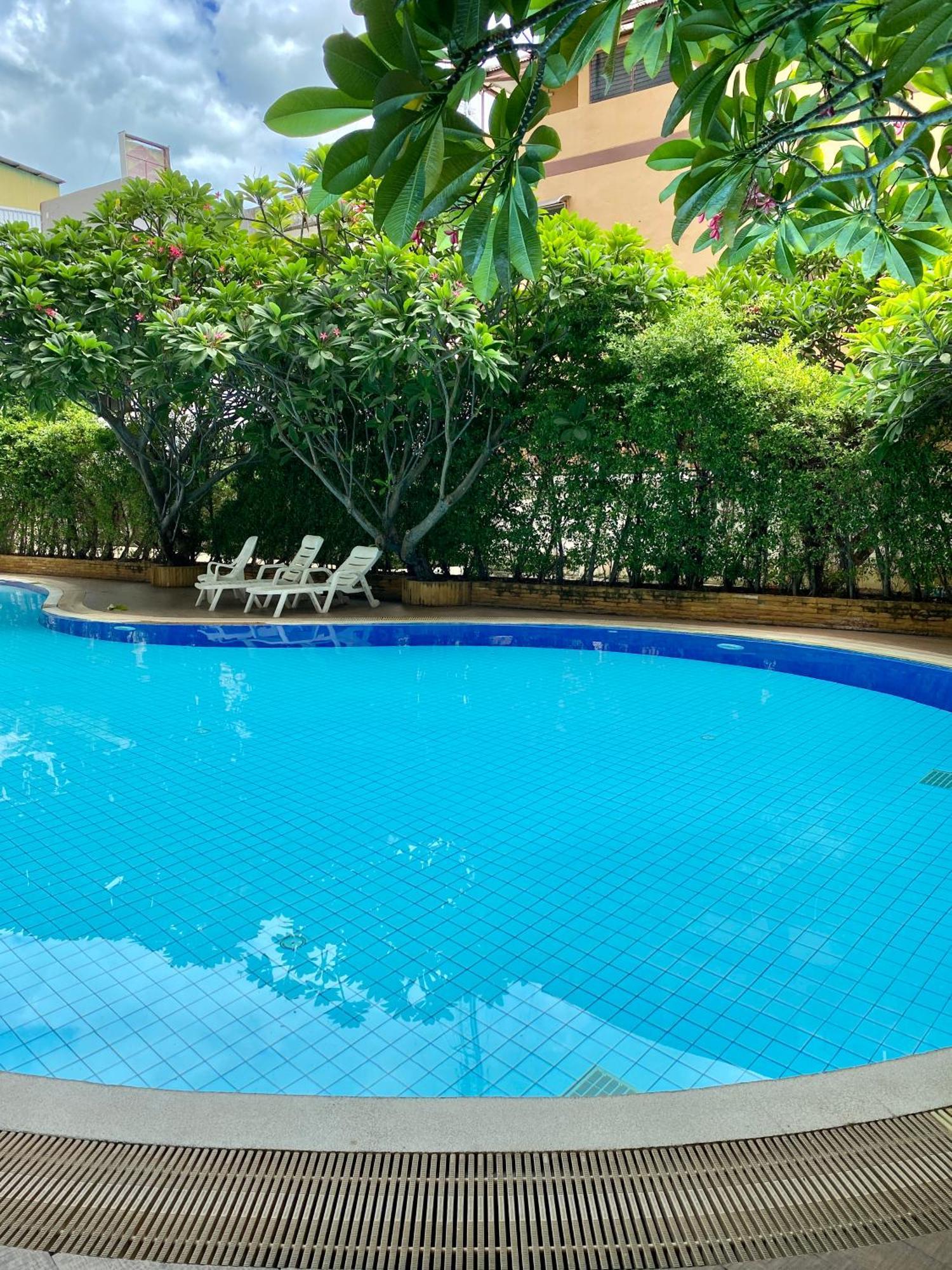 Baan Klang Condo Hotel HHQ Exterior photo