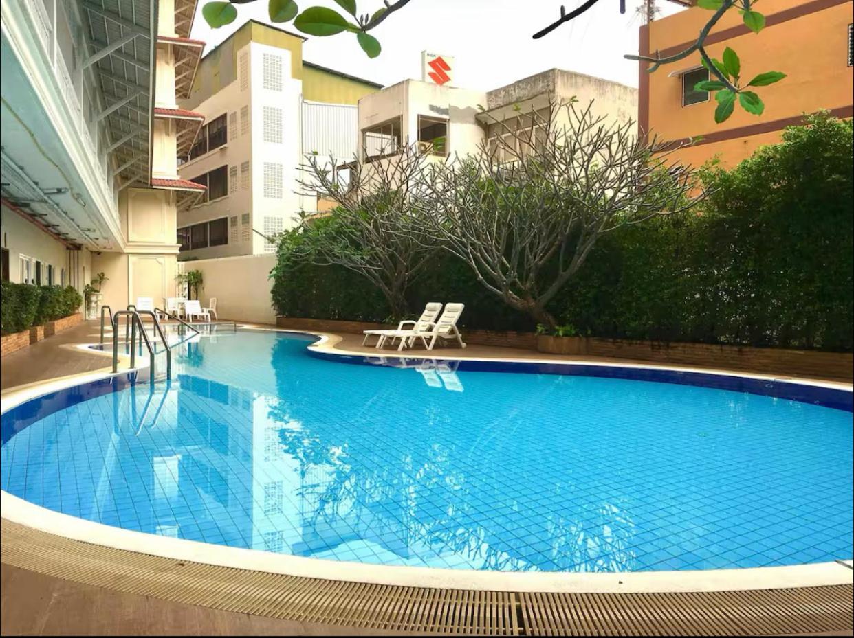 Baan Klang Condo Hotel HHQ Exterior photo