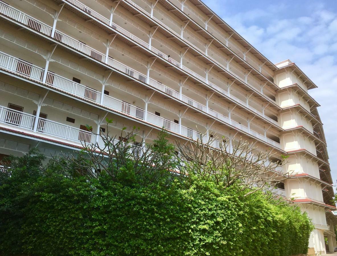 Baan Klang Condo Hotel HHQ Exterior photo