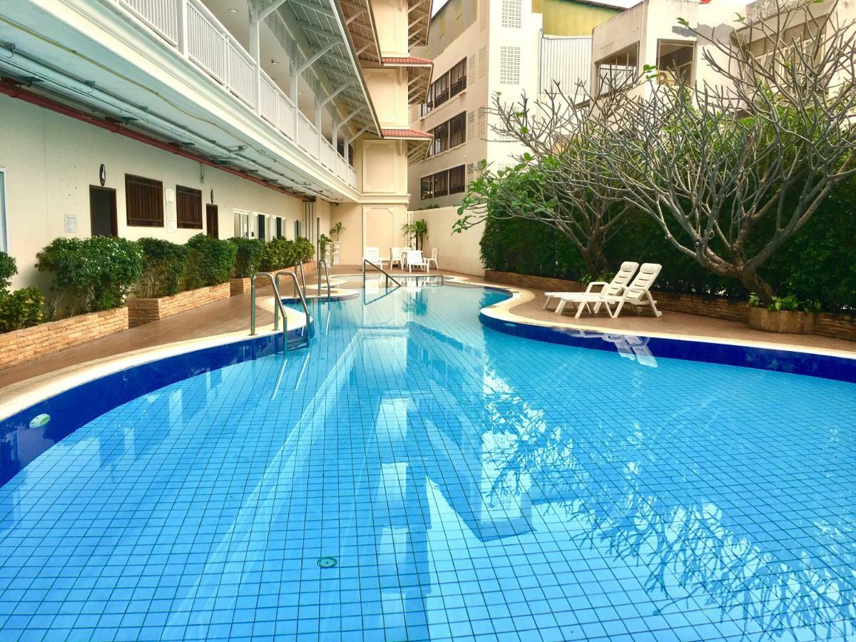Baan Klang Condo Hotel HHQ Exterior photo